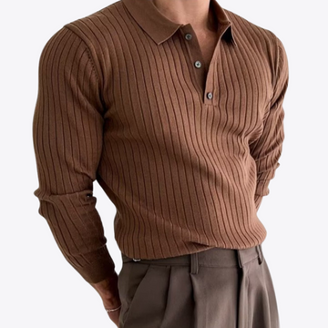 Casual: maglione polo con risvolto autunnale